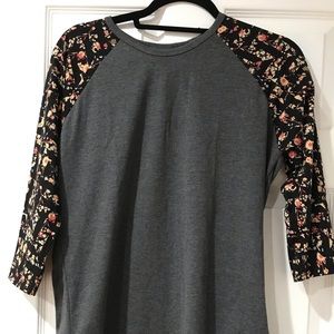 Medium lularoe randy 3/4 sleeves smoke free house